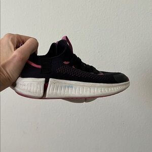 Unos Black and Pink Athletic Sneakers Size 12.5